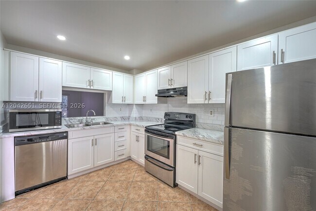 Building Photo - 1200 NW 87th Ave