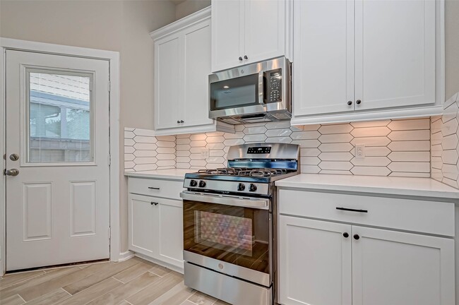 Building Photo - 316 N Spotted Fern Dr