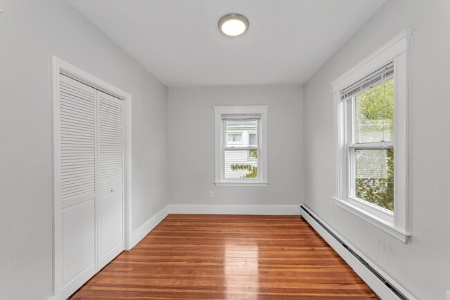 Building Photo - 204 Maple St