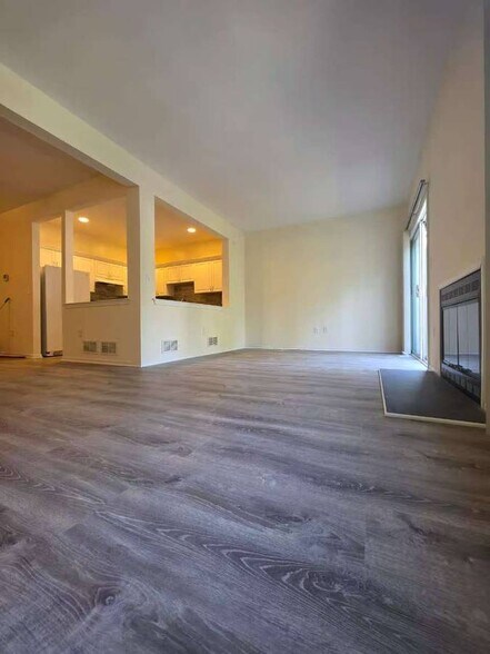 Building Photo - 17 Springhill Dr