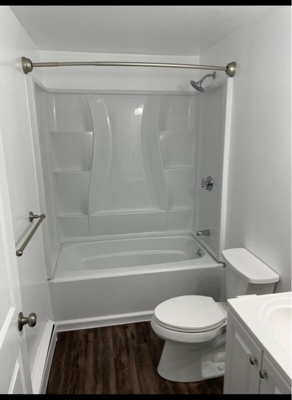 Building Photo - 111 Hall St