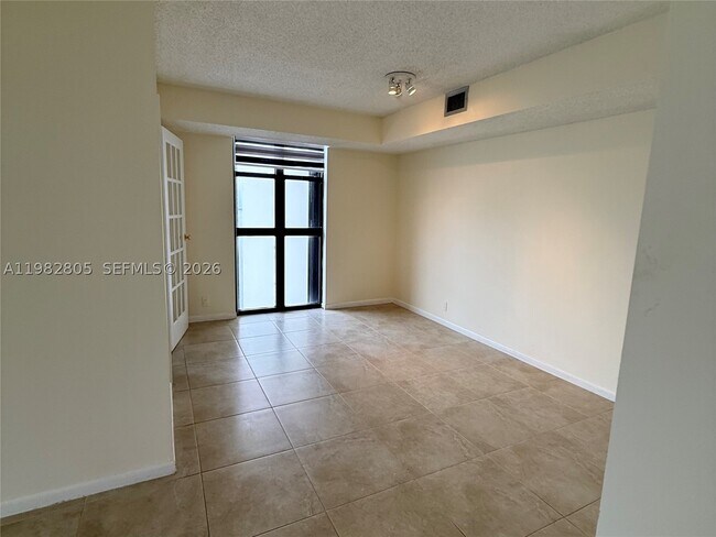 Building Photo - 4000 Towerside Terrace