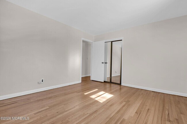 Building Photo - 7 Klein St