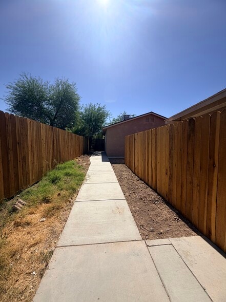 Building Photo - 774 M Acuna Ave