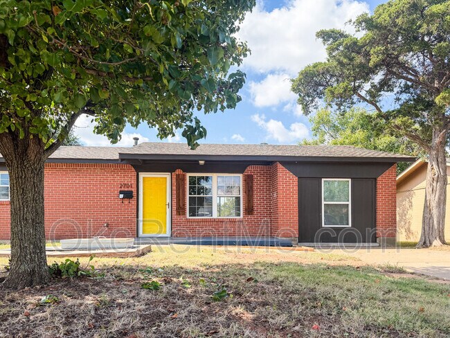 Building Photo - 2701 Yorkshire Ave
