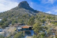 Building Photo - Newly Remodeled 2 Bed, 1 Bath + a Den  Home at The Base of Thumb Butte!