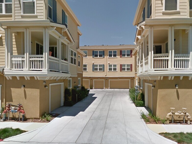 Building Photo - 641 Turnbuckle Dr