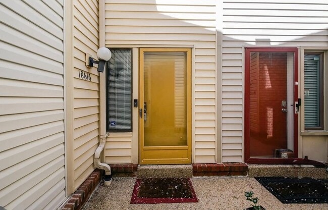 Building Photo - Modern Comfort in Sought-After Gaithersburg