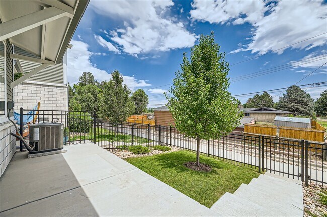 Building Photo - West Longmont Townhome!