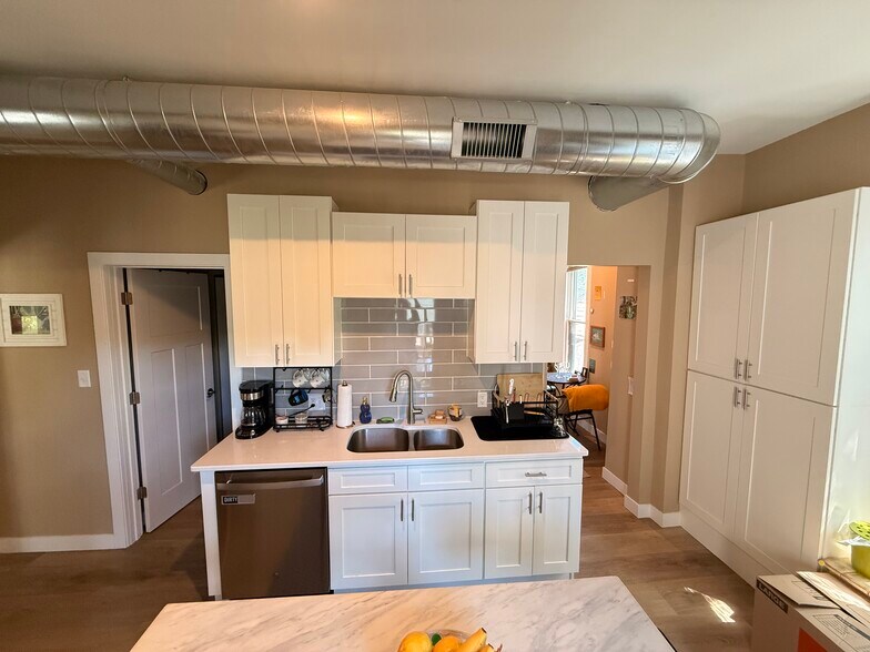 Kitchen - 1327 Jefferson St NE