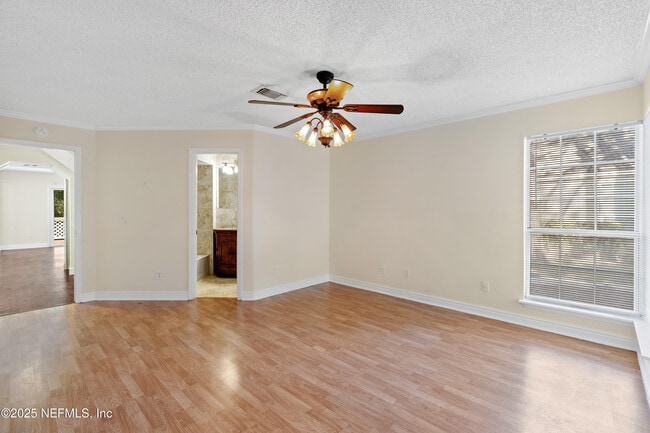 Building Photo - 9960 Moorings Dr