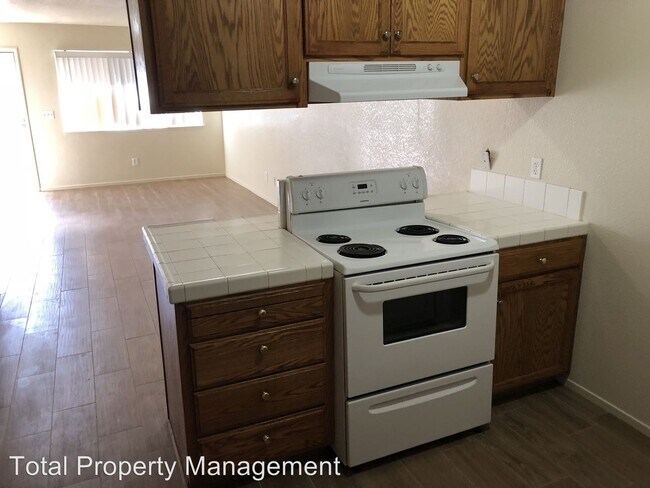 Building Photo - 2 br, 1 bath House - 3532 S. Woodland St.