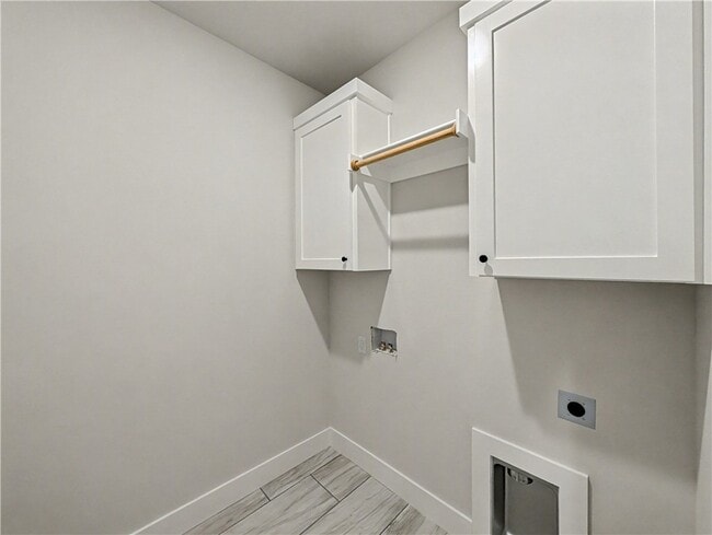 Building Photo - 6807 SW Basswood Ave