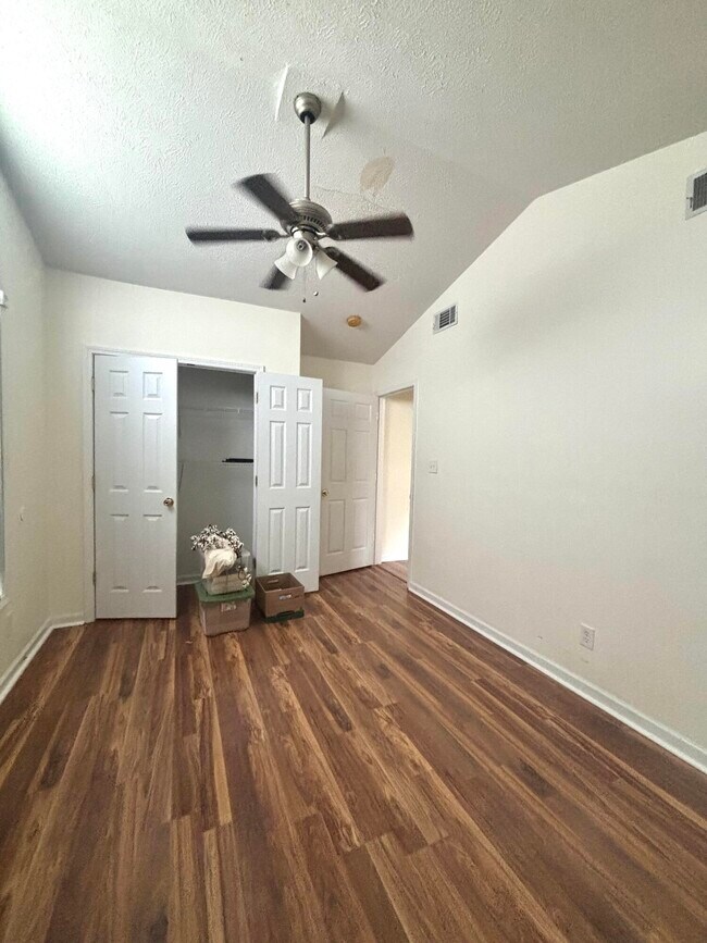 Building Photo - 398 Beryl Dr