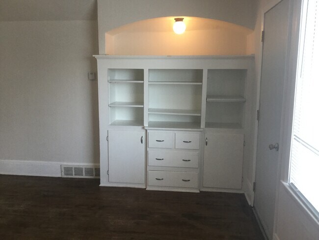 Building Photo - 4368-4368A N 17th St