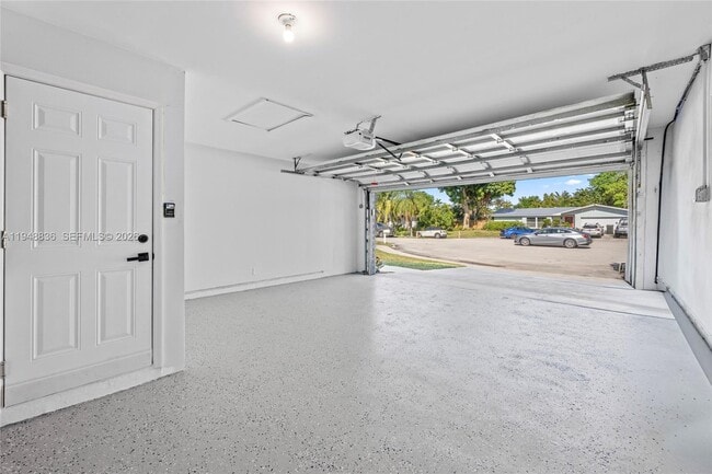 Building Photo - 1720 SW 13th St