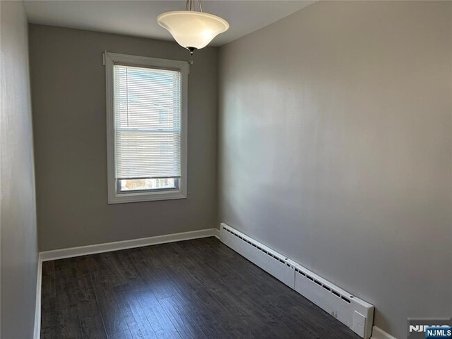 Building Photo - 106 Grand St