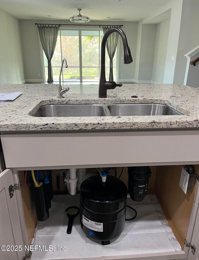 Building Photo - 242 Orchard Ln