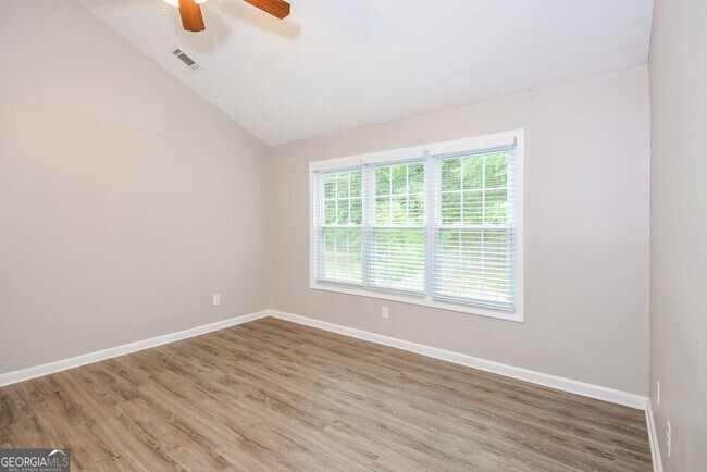 Building Photo - 2105 Caneridge Dr