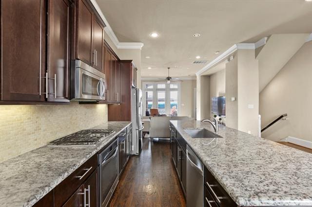 Building Photo - 640 S Pearl Expy