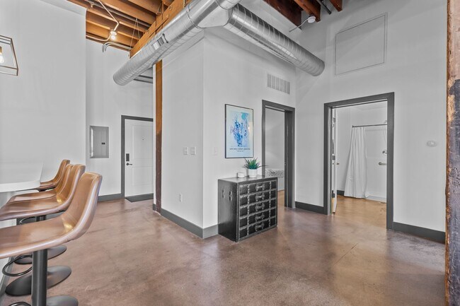 Building Photo - Peper Lofts @ Laclede's Landing