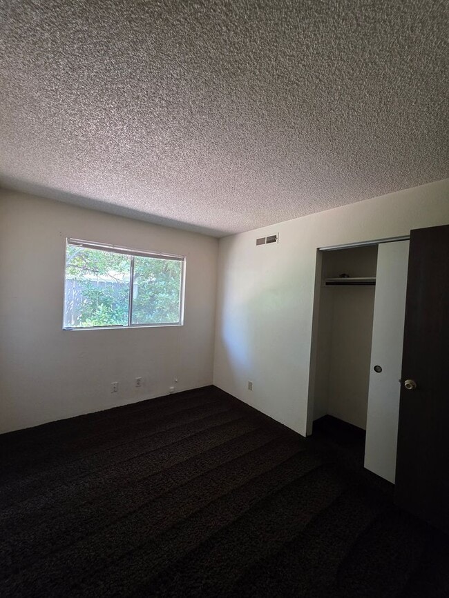 Building Photo - WT2403.2