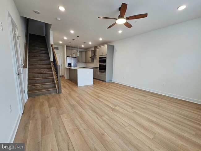 Building Photo - 2033 Henson Norris St