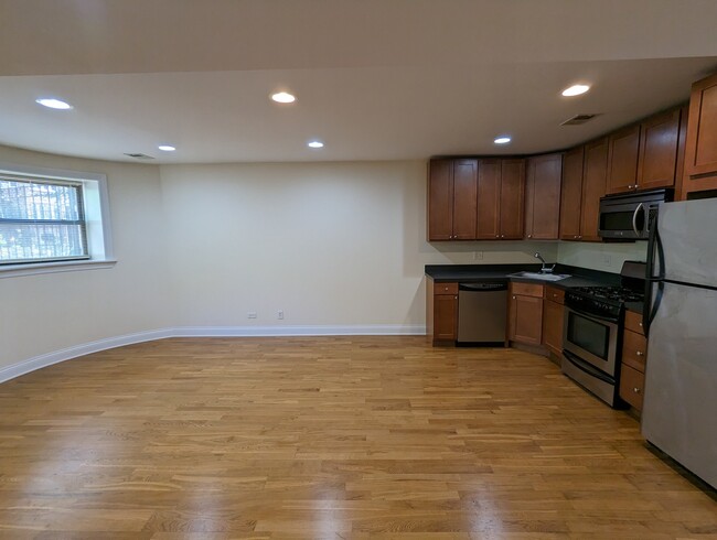 Building Photo - 2834 N Albany Ave