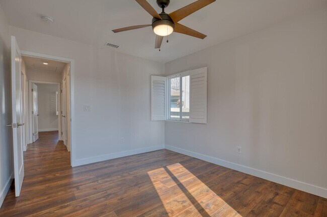 Building Photo - 1628 Thomas Ave