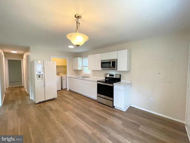 Building Photo - 21339 Brighton Ave