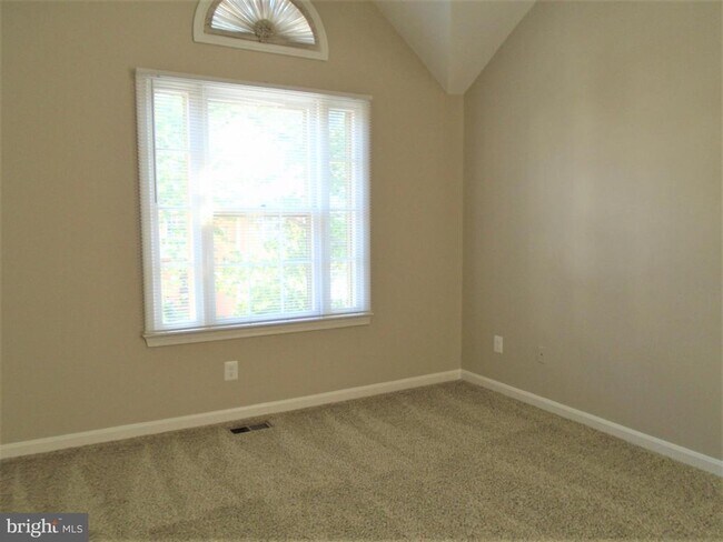 Building Photo - 1914 Duffield Ln