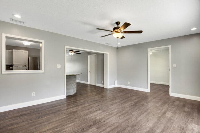 Building Photo - 105 Wingate Dr