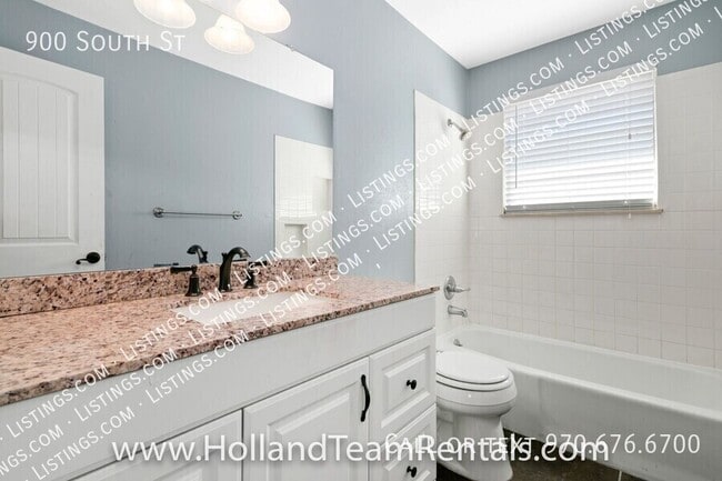 Building Photo - 900 South St