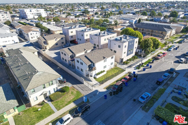 Building Photo - 6514 Brynhurst Ave