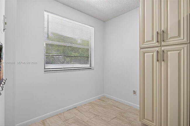 Building Photo - 9670 W McNab Rd