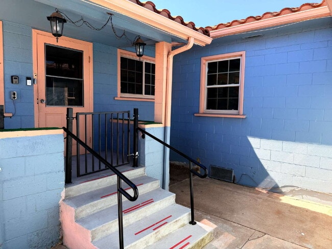 Building Photo - Beautifully Remodeled 4 Bed / 2.5 Bath Home for Rent – National City (ADA Friendly)