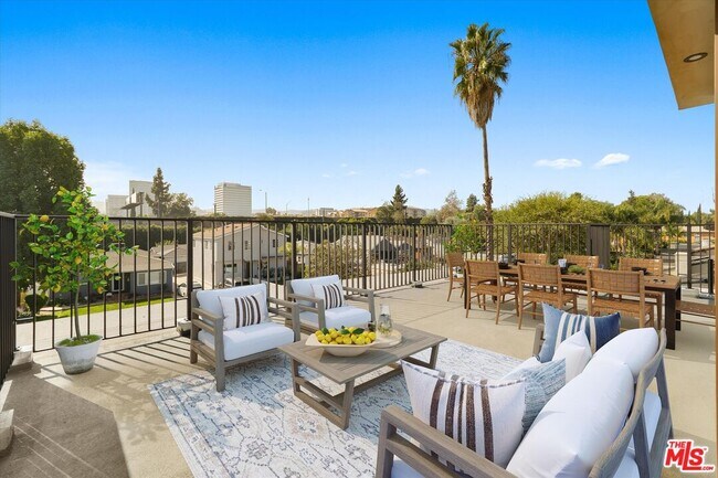 Building Photo - 15211 Morrison St