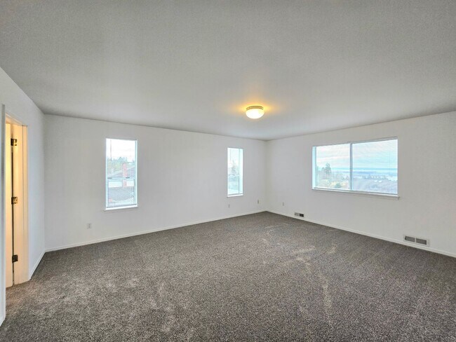 Building Photo - 3 Bedroom 2.5 Bath in Marysville