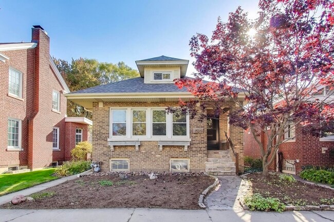 Primary Photo - 1020 Harvard Terrace