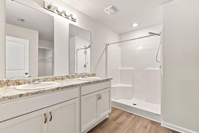 Building Photo - 3284 Chapelwood Dr