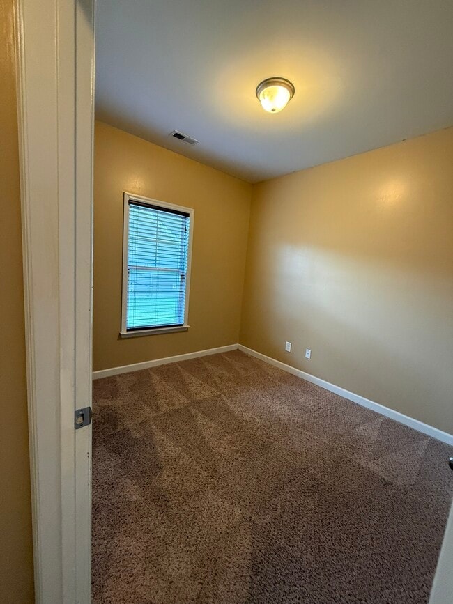 Building Photo - 513 New Hanover Trl