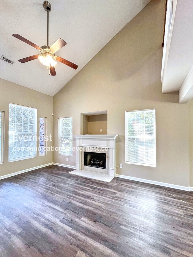 Building Photo - 5005 Cobblestone Creek Dr