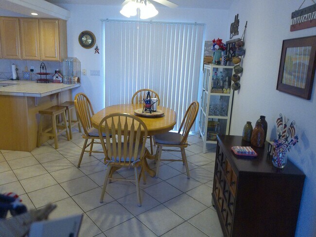 Building Photo - Seasonal Winter Rental Nov 1st to April 30...