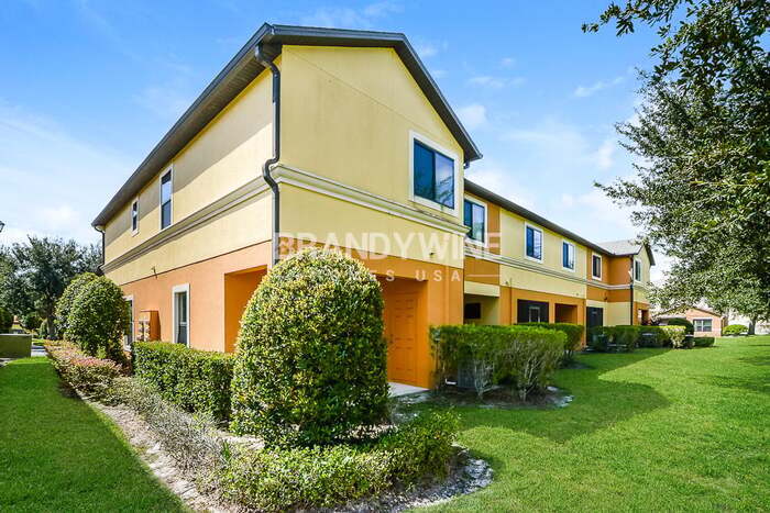 Building Photo - 1310 Windsor Lake Cir