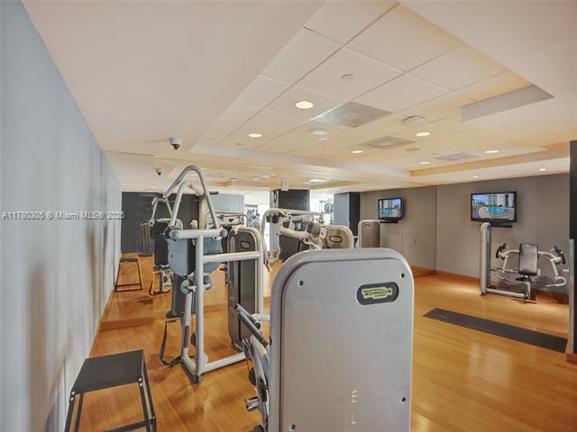 Building Photo - 900 Biscayne