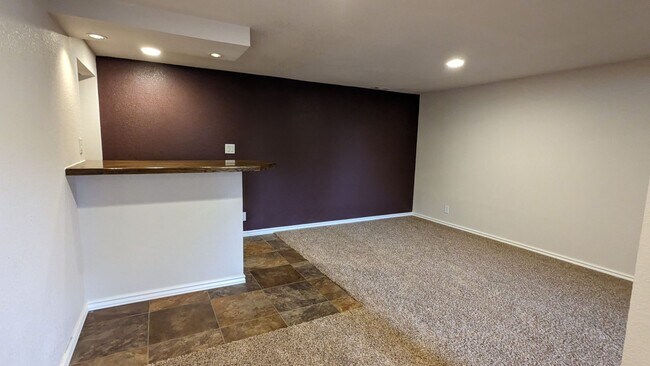 Building Photo - BEAUTIFUL 5 BED/3 BATH RANCHER WITH FINISH...