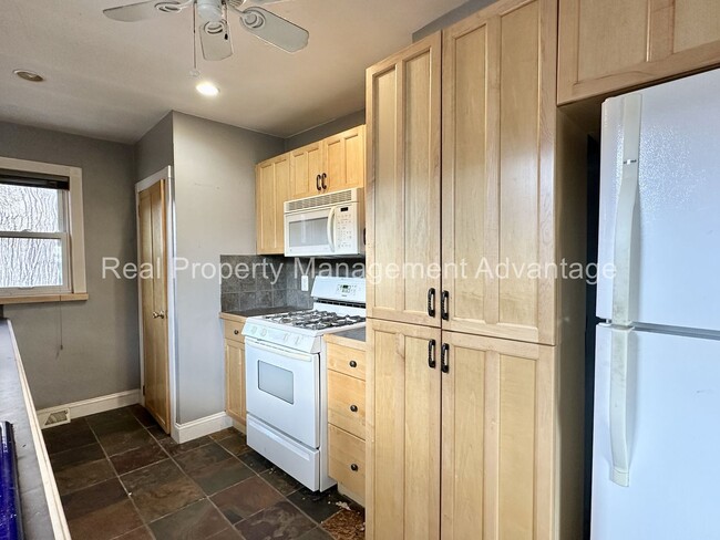 Building Photo - Charming Royal Oak Rental – Modern Comfort...