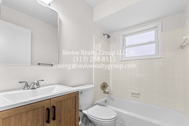 Building Photo - 7515 Trafalgar St