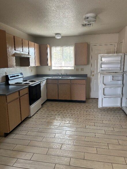 Building Photo - 220 N Jones St