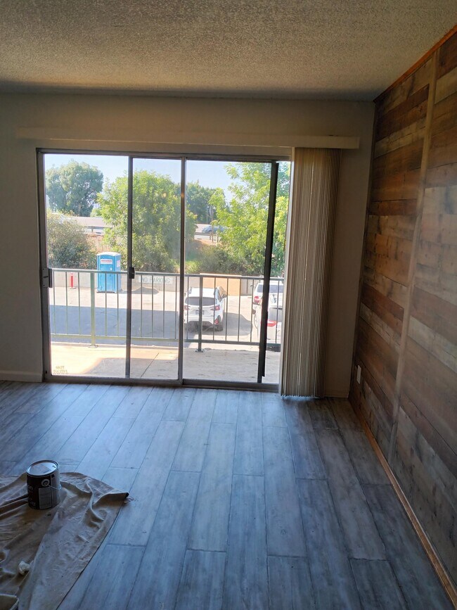 Building Photo - 5460 White Oak Ave